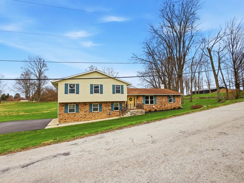 2224 Cheviot Hills Drive, Springfield, OH 45505 Photo 6