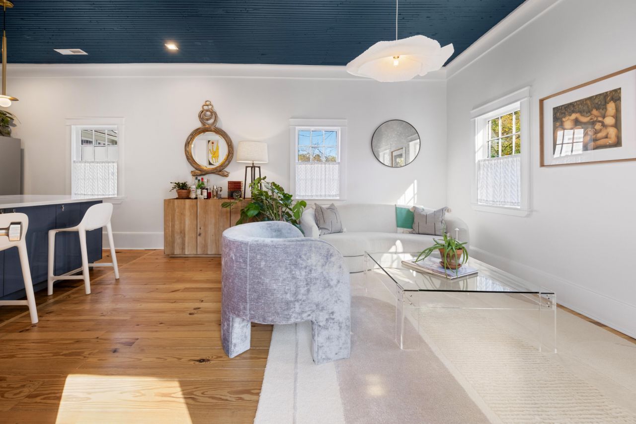 1 Sutherland Court Photo 12