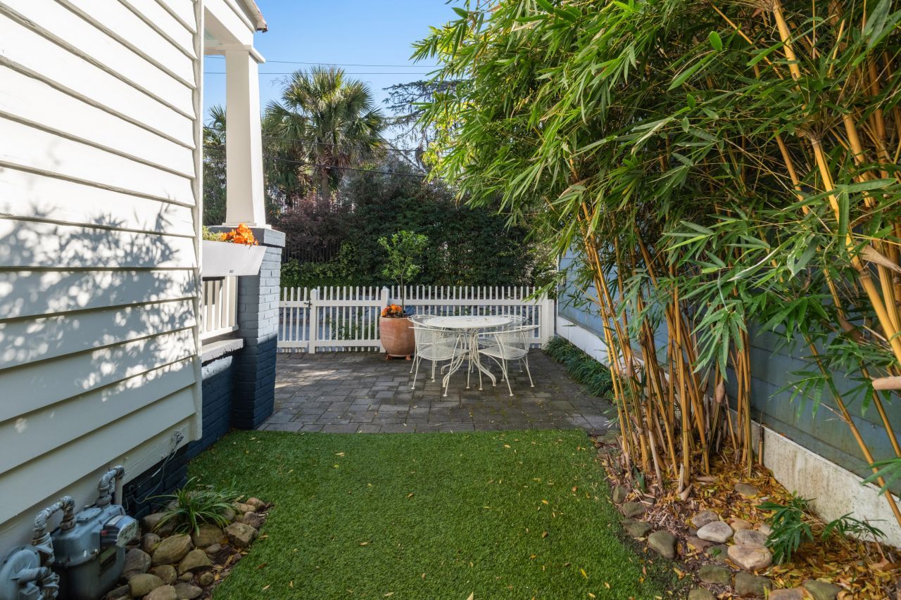 1 Sutherland Court Photo 36