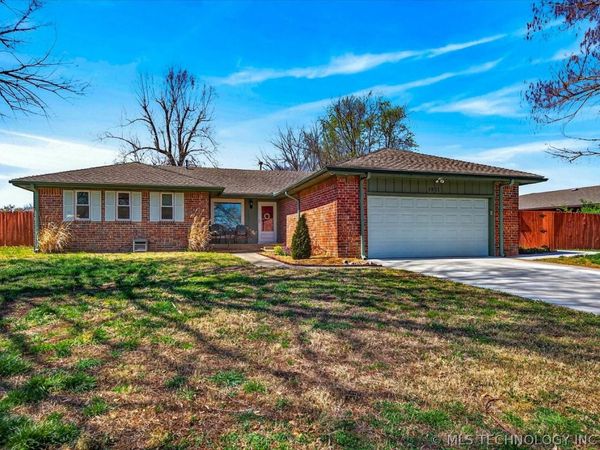 1811 Putnam, Bartlesville, OK 74006