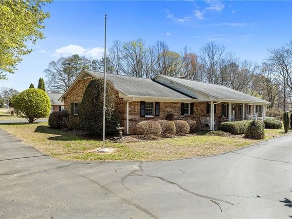 6262 Nc Highway 109, High Point, NC 27265