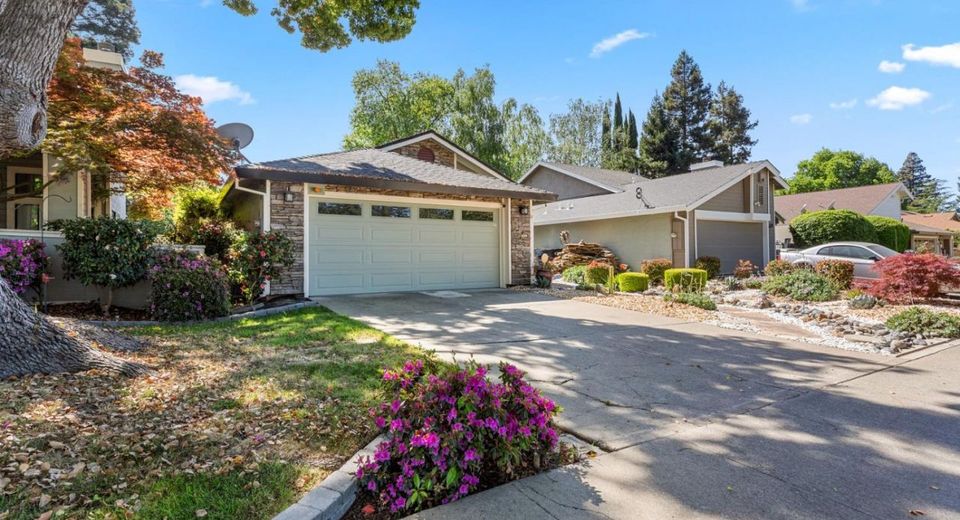 482 De Mar Dr, Sacramento, CA 95831 Photo