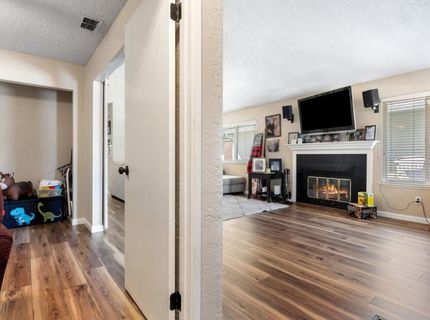 482 De Mar Dr, Sacramento, CA 95831 Photo