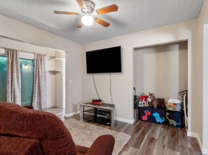 482 De Mar Dr, Sacramento, CA 95831 Photo