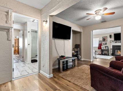 482 De Mar Dr, Sacramento, CA 95831 Photo