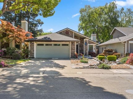 482 De Mar Dr, Sacramento, CA 95831 Photo