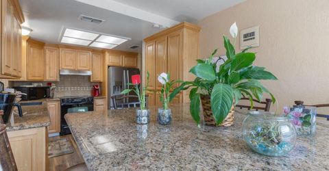 482 De Mar Dr, Sacramento, CA 95831 Photo