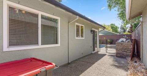 482 De Mar Dr, Sacramento, CA 95831 Photo