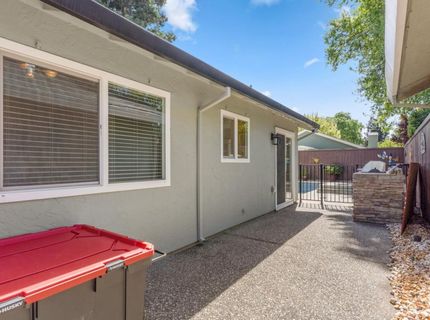 482 De Mar Dr, Sacramento, CA 95831 Photo