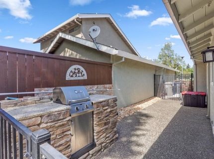 482 De Mar Dr, Sacramento, CA 95831 Photo