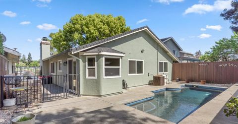 482 De Mar Dr, Sacramento, CA 95831 Photo