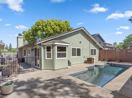 482 De Mar Dr, Sacramento, CA 95831 Photo