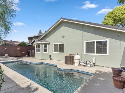 482 De Mar Dr, Sacramento, CA 95831 Photo