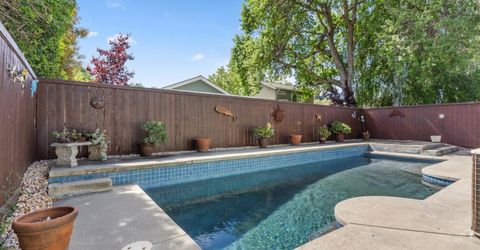 482 De Mar Dr, Sacramento, CA 95831 Photo