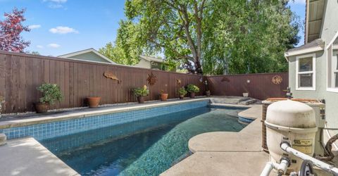 482 De Mar Dr, Sacramento, CA 95831 Photo