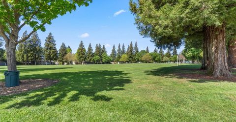 482 De Mar Dr, Sacramento, CA 95831 Photo