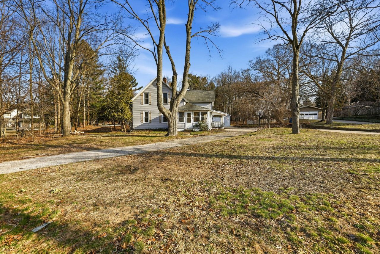 17839 N Shore Drive, Spring Lake, MI 49456 Main Photo