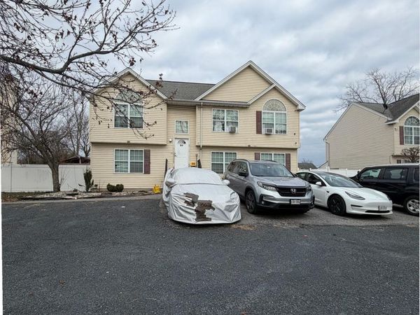 83 3rd Avenue, Bay Shore, NY 11706