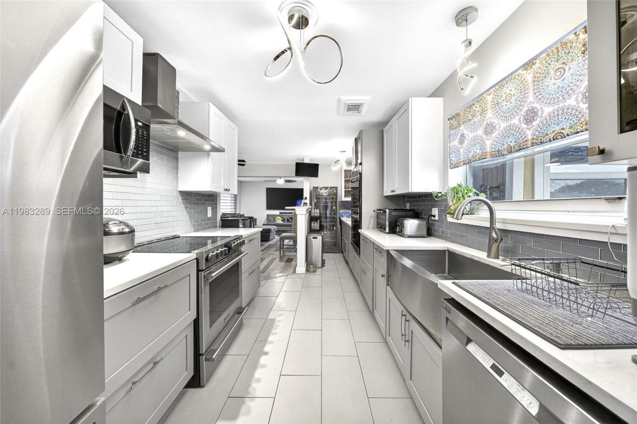 2150 SW 37th Ave, Fort Lauderdale, FL 33312 Photo