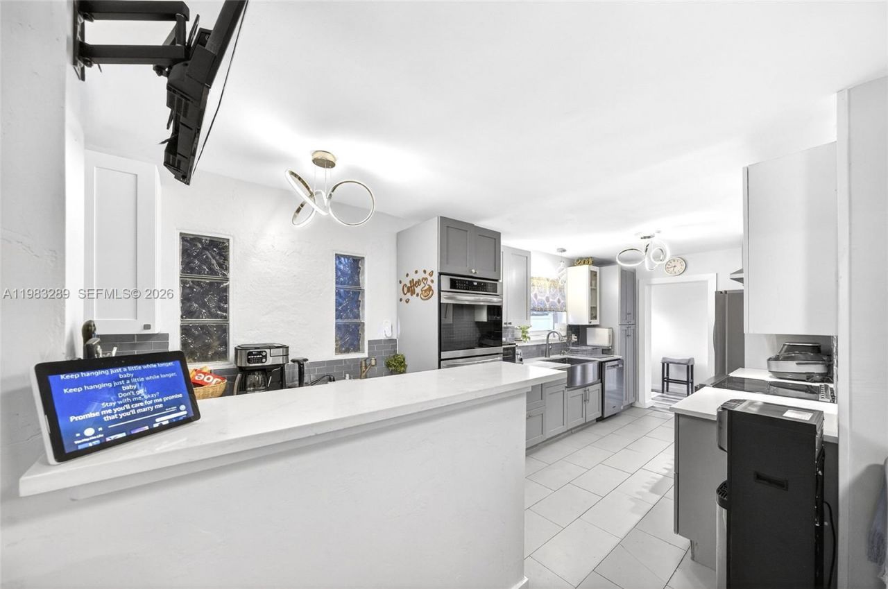 2150 SW 37th Ave, Fort Lauderdale, FL 33312 Photo