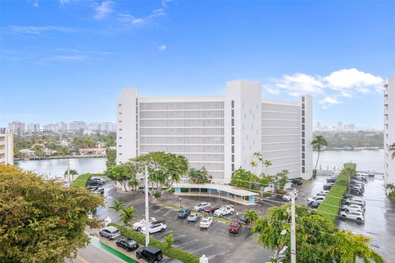 1001 91st St , Unit 701, Bay Harbor Islands, FL 33154 Photo