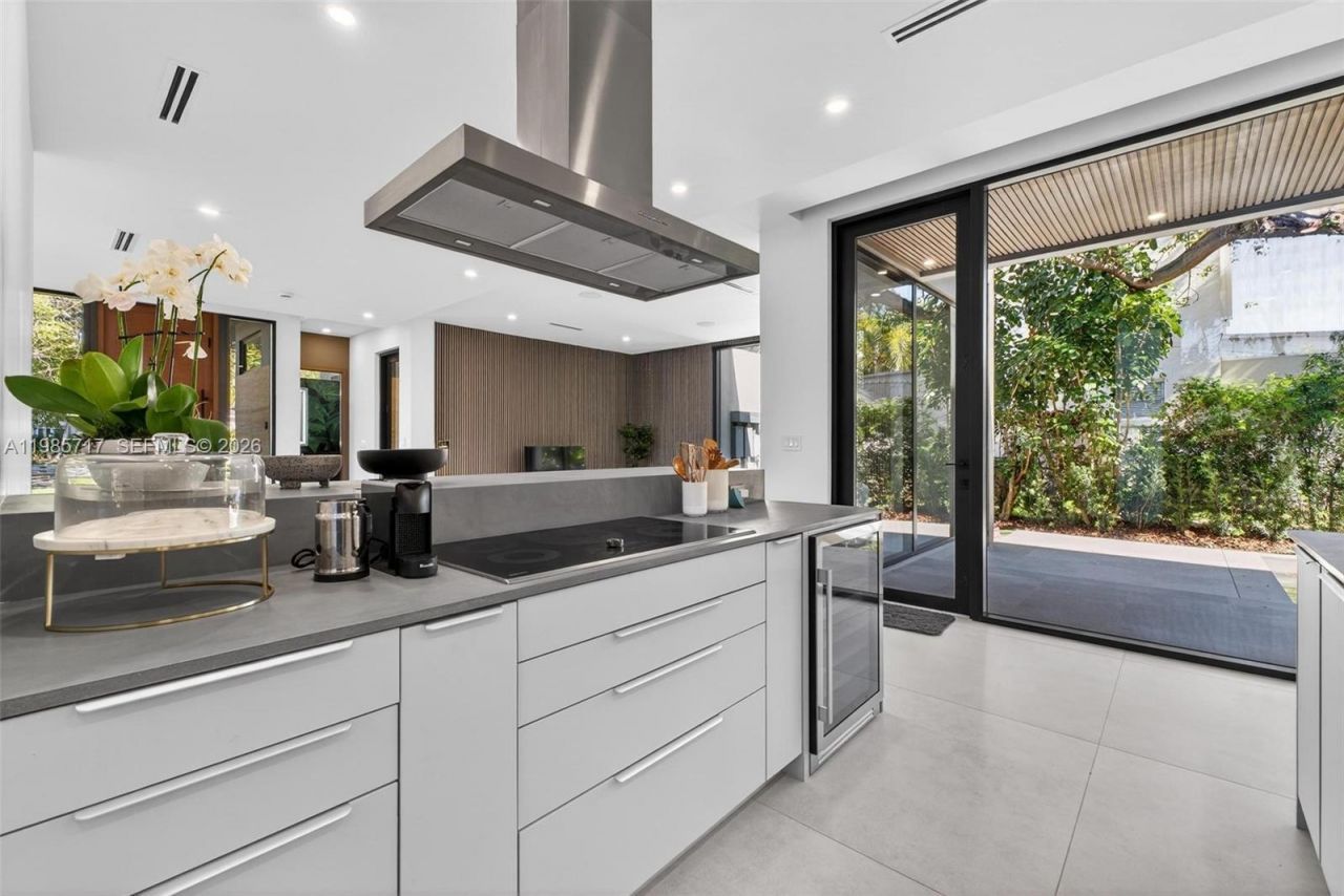 234 SW 22nd Rd , Miami, FL 33129 Photo