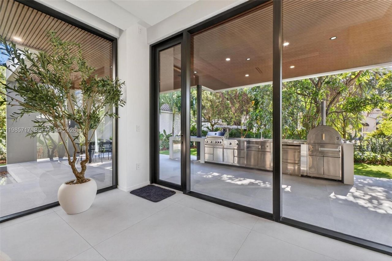 234 SW 22nd Rd , Miami, FL 33129 Photo