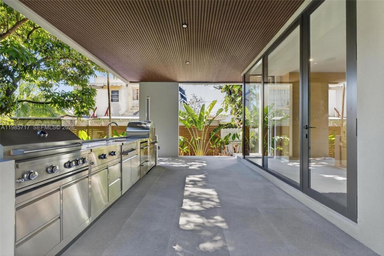 234 SW 22nd Rd , Miami, FL 33129 Photo