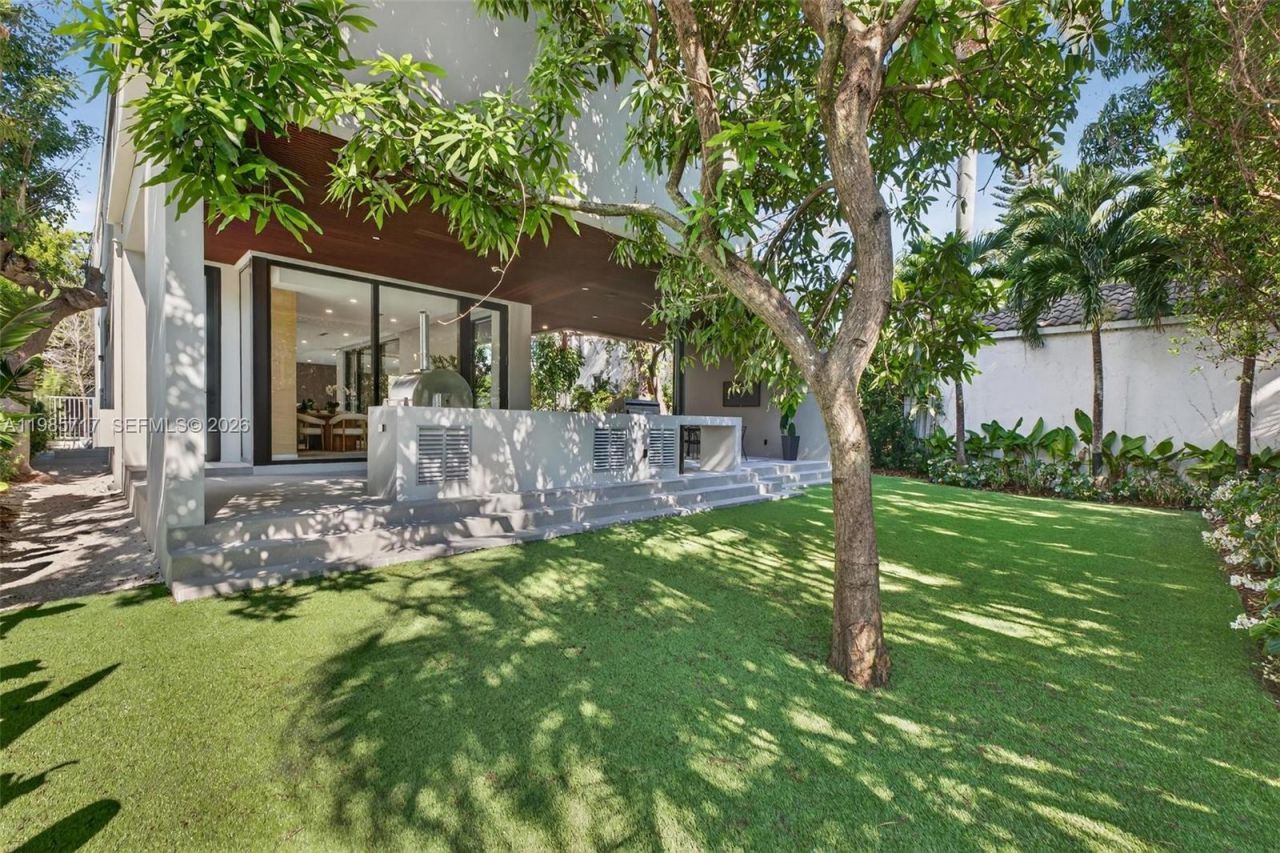 234 SW 22nd Rd , Miami, FL 33129 Photo