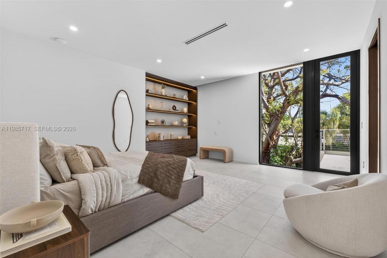 234 SW 22nd Rd , Miami, FL 33129 Photo