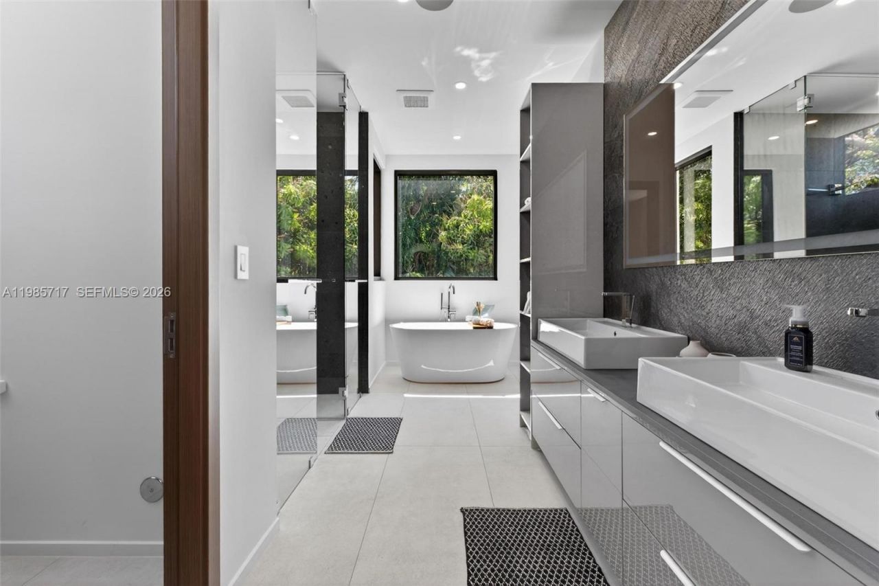 234 SW 22nd Rd , Miami, FL 33129 Photo