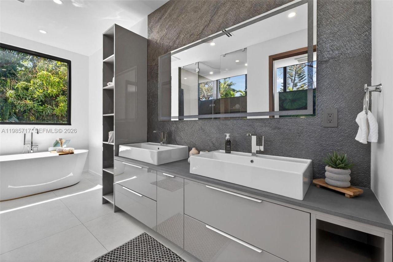 234 SW 22nd Rd , Miami, FL 33129 Photo