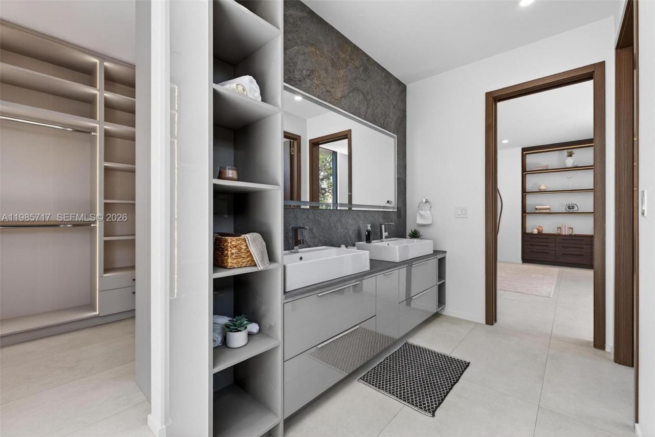 234 SW 22nd Rd , Miami, FL 33129 Photo