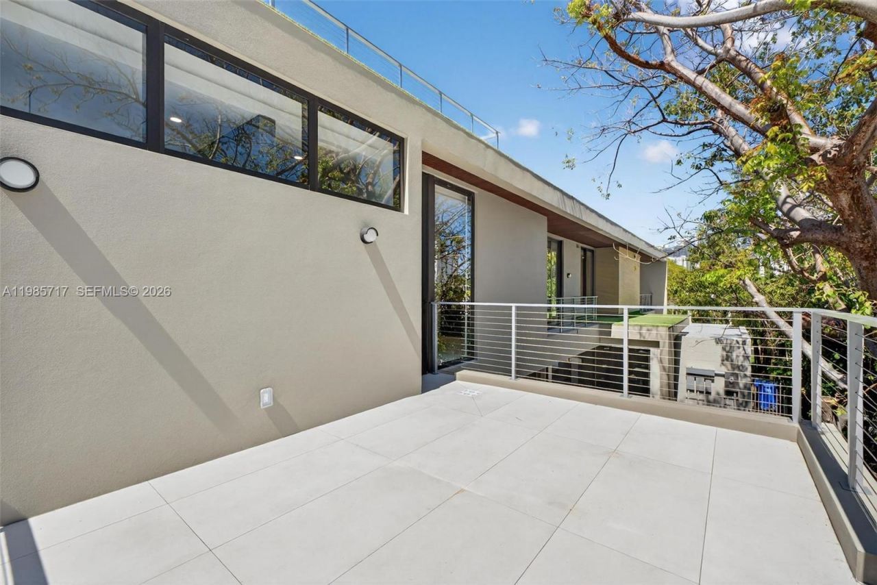 234 SW 22nd Rd , Miami, FL 33129 Photo