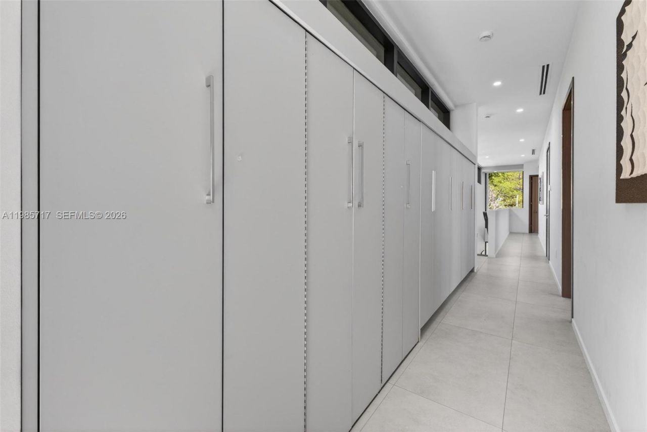 234 SW 22nd Rd , Miami, FL 33129 Photo