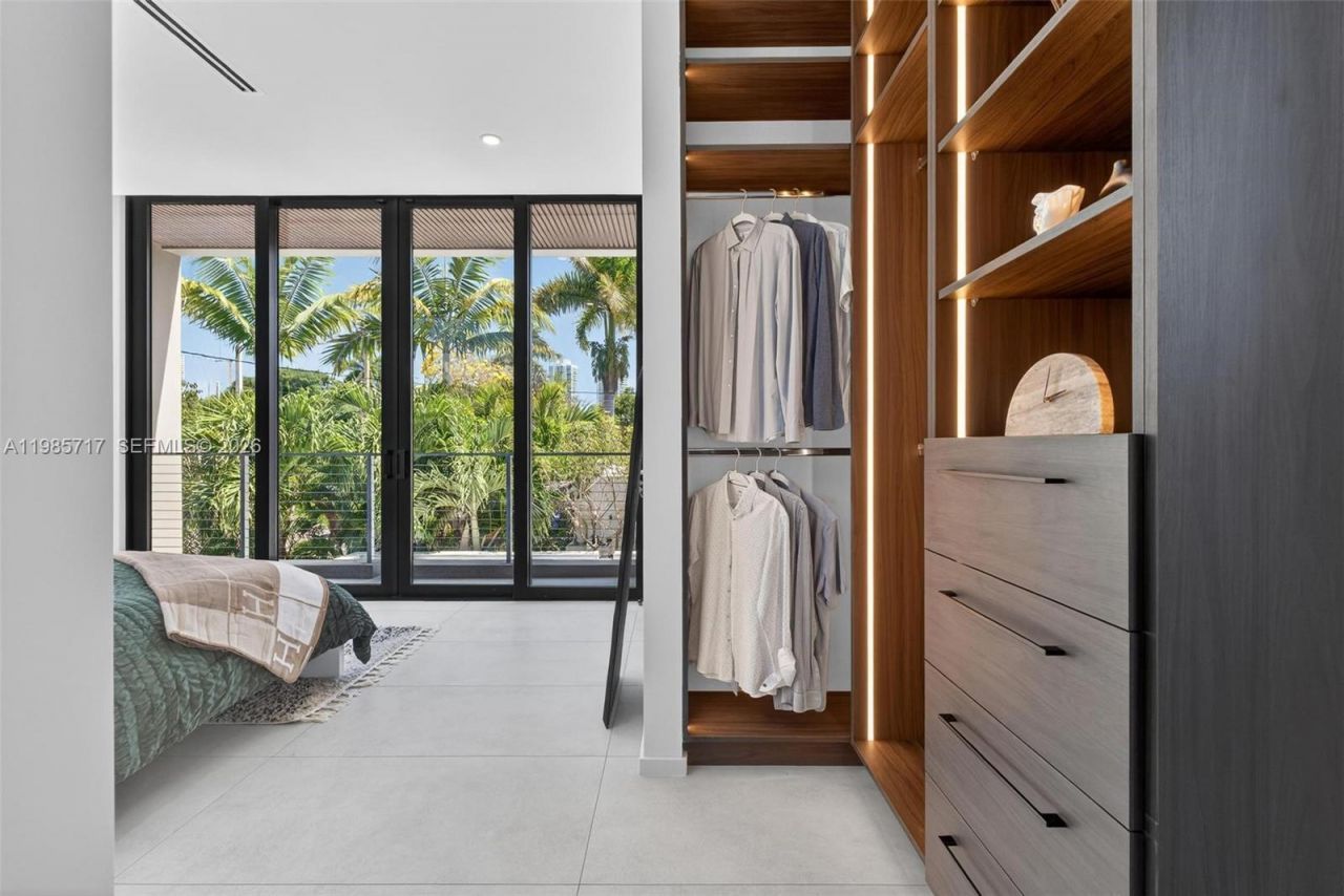 234 SW 22nd Rd , Miami, FL 33129 Photo