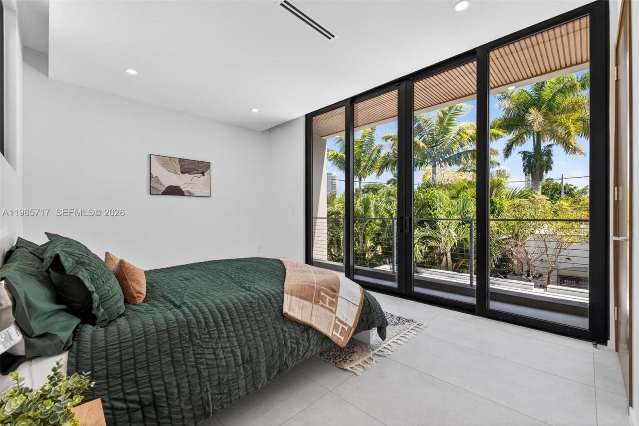 234 SW 22nd Rd , Miami, FL 33129 Photo