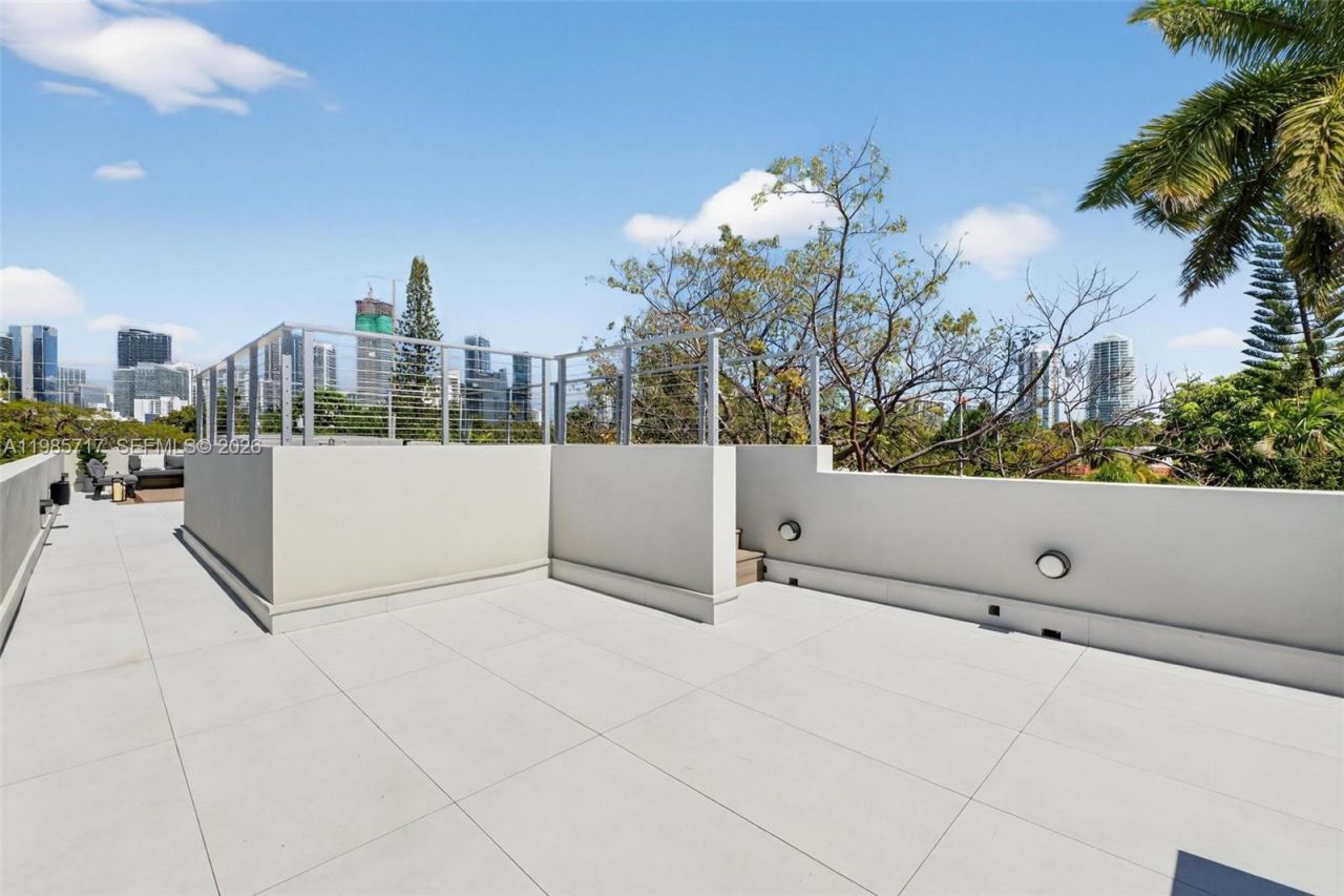 234 SW 22nd Rd , Miami, FL 33129 Photo