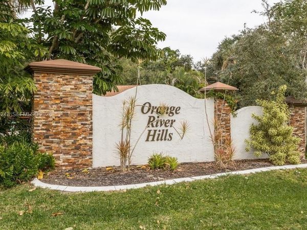 1625 Sunkist Way , Fort Myers, FL 33905