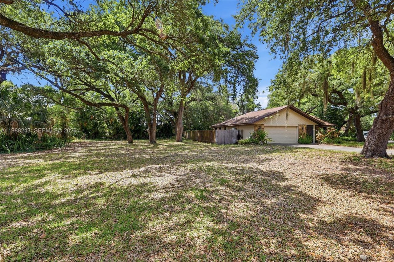 1625 Sunkist Way, Fort Myers, FL 33905 Photo