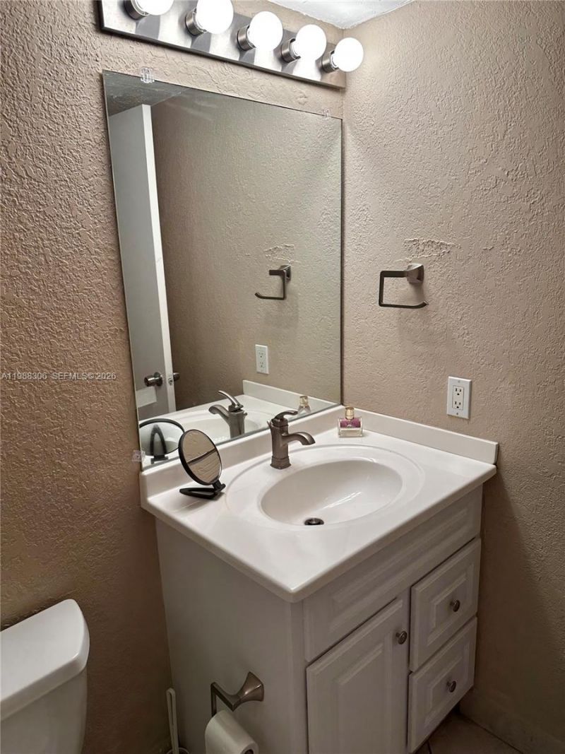 2701 E Sunrise Lakes Dr, Unit 209, Sunrise, FL 33322 Photo
