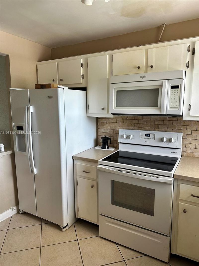 2701 E Sunrise Lakes Dr, Unit 209, Sunrise, FL 33322 Photo
