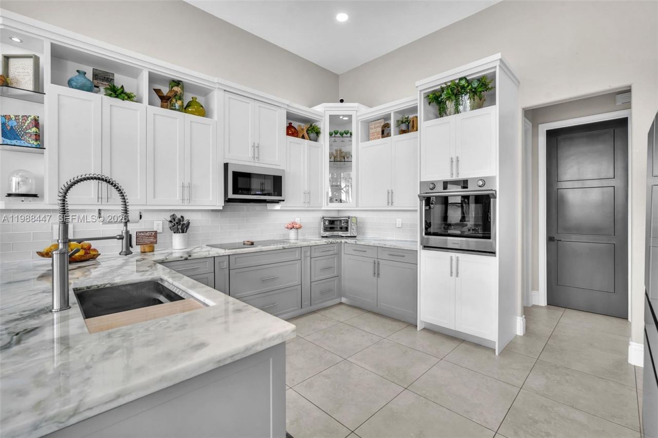 15977 SW 13th Street, Pembroke Pines, FL 33027 Photo