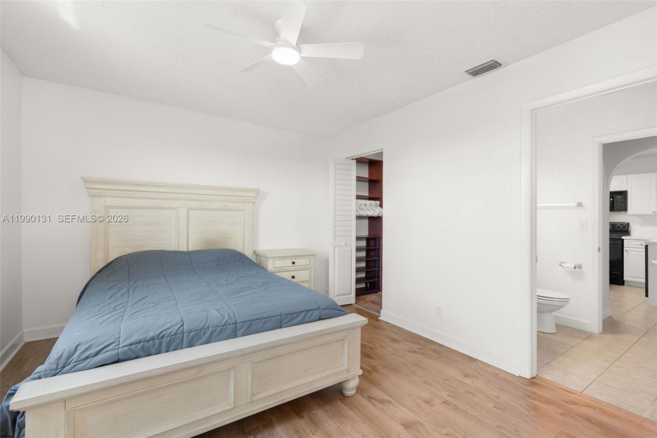 5761 Riverside Dr , Unit 304B4, Coral Springs, FL 33067 Photo