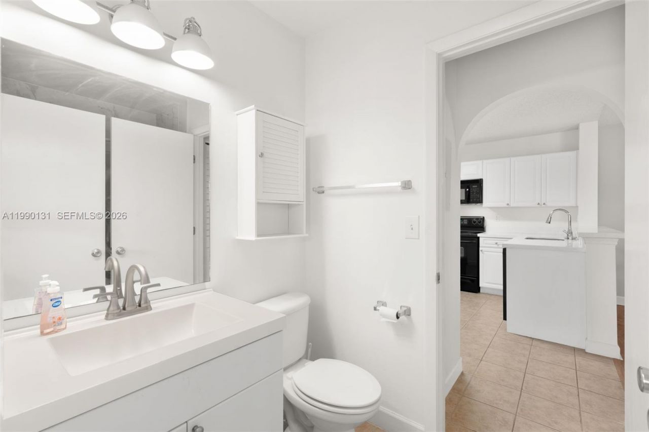 5761 Riverside Dr , Unit 304B4, Coral Springs, FL 33067 Photo