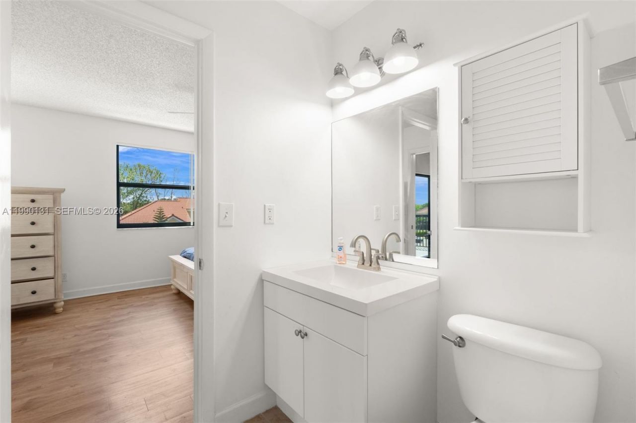 5761 Riverside Dr , Unit 304B4, Coral Springs, FL 33067 Photo