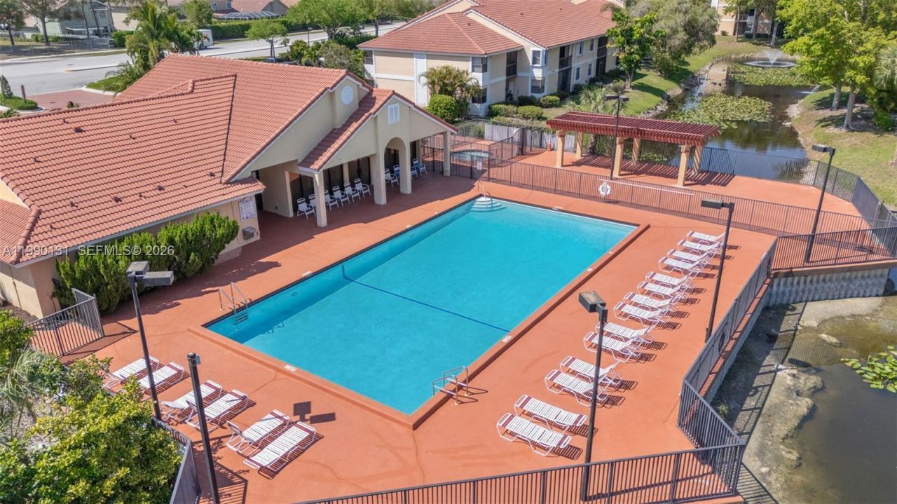 5761 Riverside Dr , Unit 304B4, Coral Springs, FL 33067 Photo