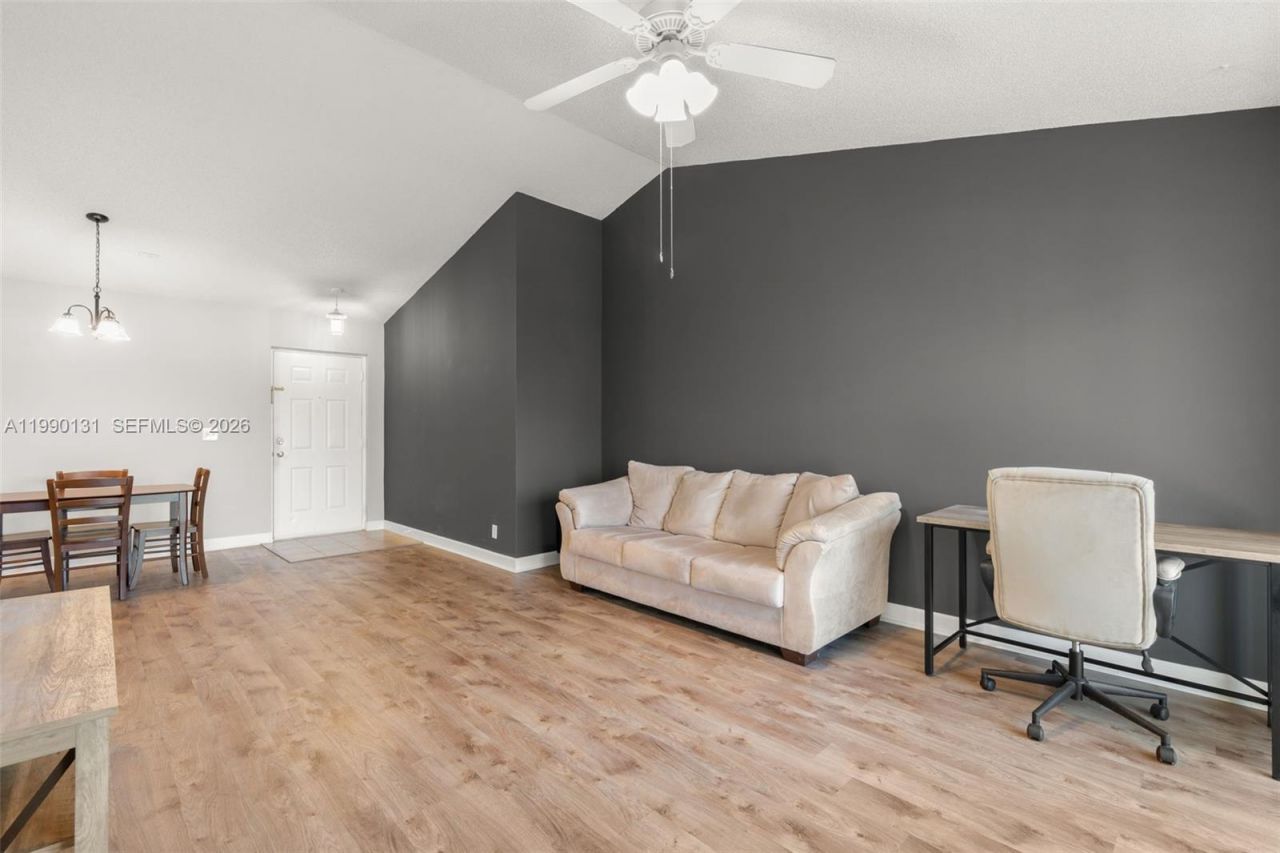 5761 Riverside Dr , Unit 304B4, Coral Springs, FL 33067 Photo