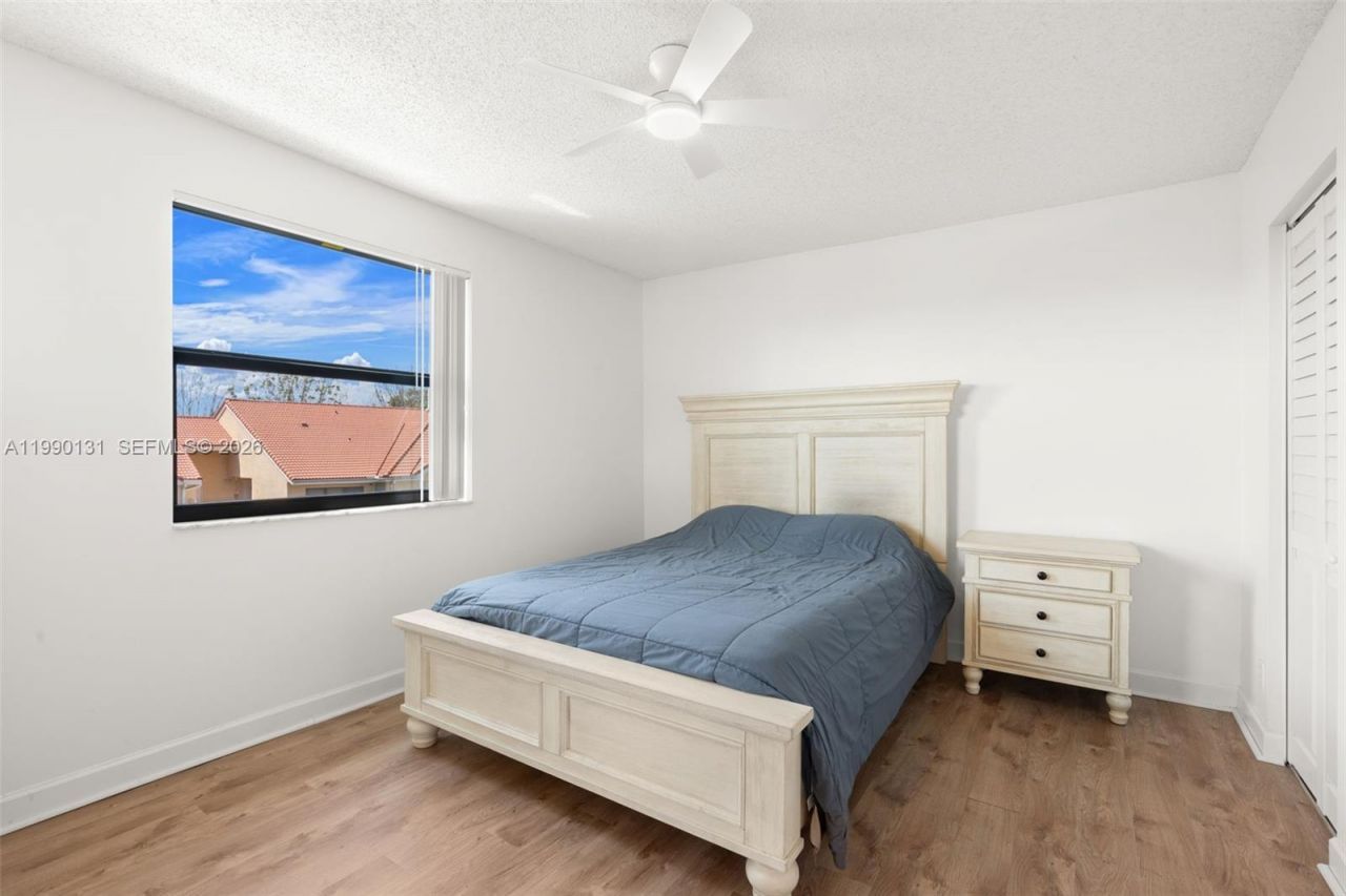 5761 Riverside Dr , Unit 304B4, Coral Springs, FL 33067 Photo