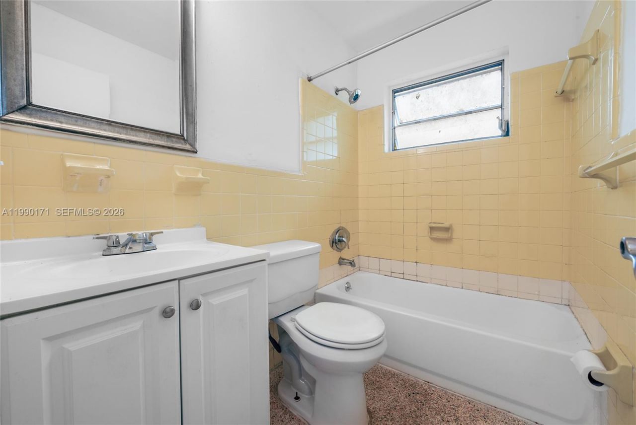 2661 SW 11th St , Unit 8, Miami, FL 33135 Photo